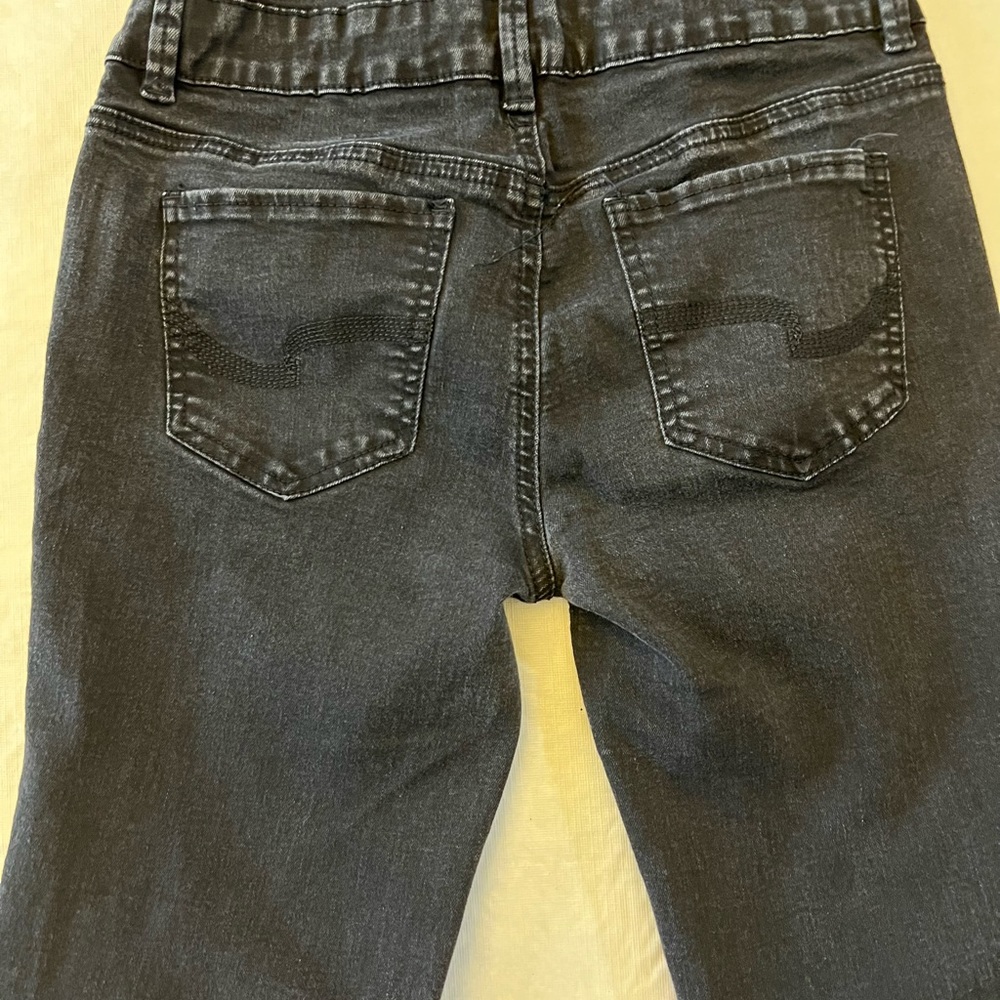 YMI size 7 High-Rise Skinny Jeans with 3 Buttons 🎉 - Picture 5 of 5